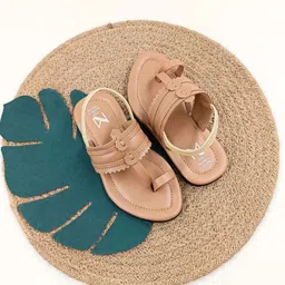 THE MADRAS TRUNK Kids Textured One Toe Flats-image-33