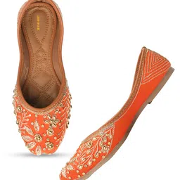 Anouk Women Embellished Ethnic Mojaris Flats-23