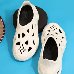 HRX by Hrithik Roshan Men Croslite Clogs-image-19