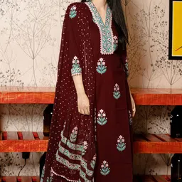 DIVASTRI Floral Printed V-Neck Straight Kurta With Palazzos & Dupatta-picture-8