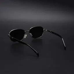 Voyage Unisex Square Sunglasses with Polarised and UV Protected Lens image 5