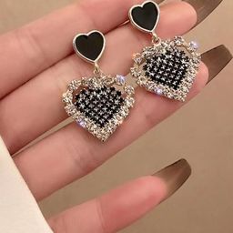 Tipsy closet Heart Shaped Drop Earrings-image-84
