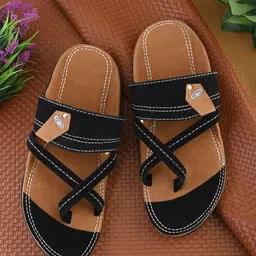 Apratim Men Textured Slip On One Toe Flats-36