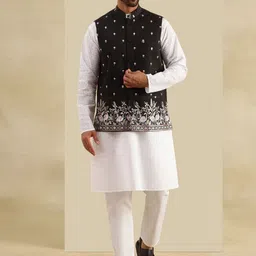 SOJANYA Men Floral Embroidered Cotton Kurta with Pyjama-43