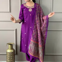 DIVASTRI Women Ethnic Motifs Embroidered Regular Thread Work Kurta with Trousers & With Dupatta-48