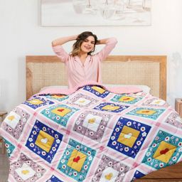 Aura Purple & White Floral Printed Microfiber AC Room 300 GSM Double Bed Comforter-15