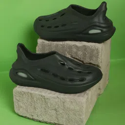 The Roadster Lifestyle Co Men Green Croslite Clogs-picture-22