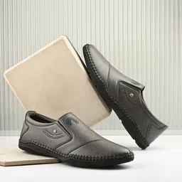 Rising Wolf Textured Formal Slip On Shoes-picture-18