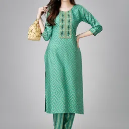 APNISHA Women Geometric Embroidered Thread Work Kurta with Pyjamas-37