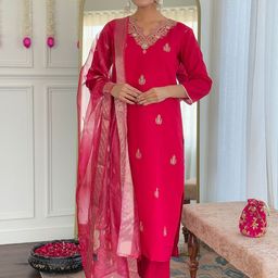 Navlik Floral Embroidered V-Neck Straight Kurta with Trousers & Dupatta-54