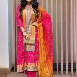 DIVASTRI Women Floral Printed Regular Kurta with Trousers & With Dupatta-image-46