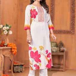 MOJILAA Women Floral Printed Embroidered Regular Thread Work Kurta with Trousers-picture-18