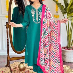 HERE&NOW Women Yoke Design Regular Thread Work Kurta with Trousers & With Dupatta-image-96