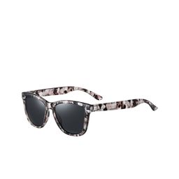 StyleCast x Revolte Men Polarised and UV Protected Square Sunglasses M1133382A_F-18