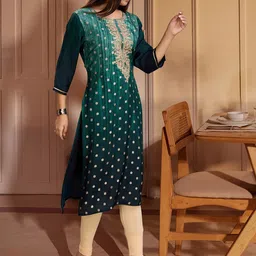 House of Pataudi Floral Embroidered Silk Zari Straight Kurta-picture-38