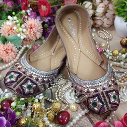 Fulkari Women Embellished Ethnic Mojaris with Embroidered Flats-image-45