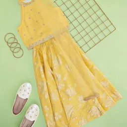 AKKRITI BY PANTALOONS Girls Floral Embellished Ready to Wear Lehenga & Blouse With Dupatta-image-101