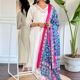 Moda Rapido Ethnic Motifs Thread Work V-Neck Straight Kurta With Trousers & Dupatta-image-12