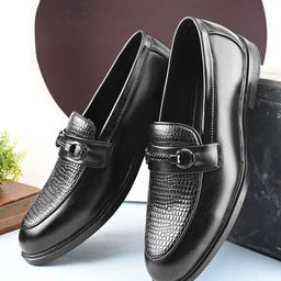 INVICTUS Men Textured Leather Formal Loafers-image-50