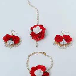 Daizy Girls Flower Beaded Maang Tikka & Earings & Bracelet-picture-21