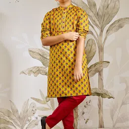 VASTRAMAY Boys Ethnic Motifs Printed Mandarin Collar Pure Cotton Kurta with Pyjamas-image-24