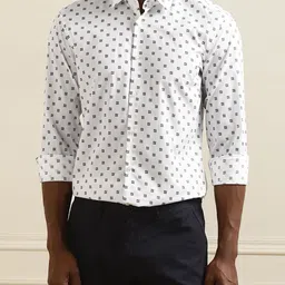 HUGO Men Spread Collar Typography Printed Cotton Slim Fit Formal Shirt-image-18