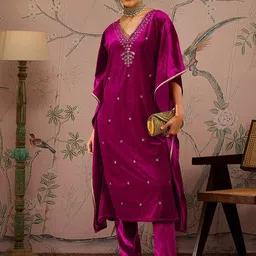 Shae by SASSAFRAS Women Embroidered Extended Sleeves Grandeur & Majestic Artwork Velvet Kaftan Kurta-picture-52