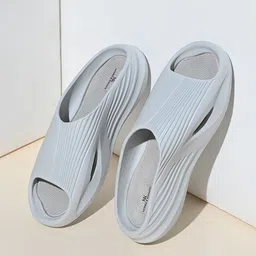 MONKS & KNIGHTS Men Clogs-picture-13