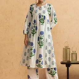 STYLEBAAZI Floral Printed Notch-Neck A-Line Pleated Pure Cotton Kurta With Trousers-39