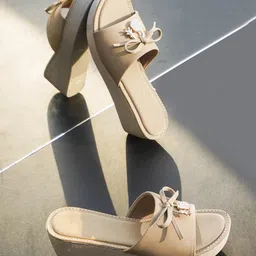 Froh Feet Platform Sandals-21
