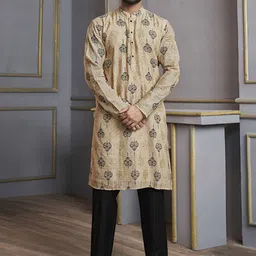 Inddus Men Floral Thread Work Kurta image 3