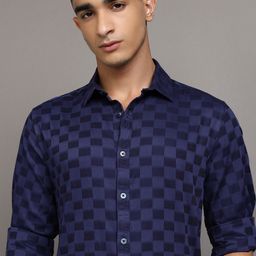 HIGHLANDER Men Cutaway Collar Gingham Checked Cotton Slim Fit Casual Shirt-picture-37