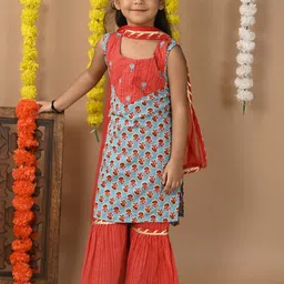 Here&Now X Kinder Kids Girls Ethnic Motifs Printed Regular Pure Cotton Kurta with Sharara & With Dupatta-picture-16