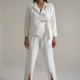 STYLESHIFT Notched Lapel Collar Tie-ups Blazer With High Rise Front Slit Trousers-picture-13