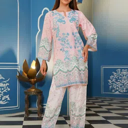 HOUSE OF KARI Printed Top With Trousers Co-Ords-picture-40
