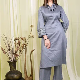 JHALAKK BY LAALZARI Silk Shirt-Collar Tunic With Palazzo Co-Ords-picture-33