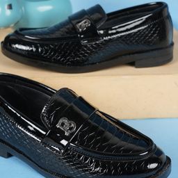 ZOOMBIE Boys Textured Formal Loafers-26