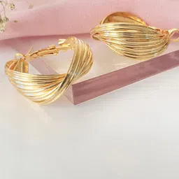 SEAA ENTERPRISES Gold-Plated Contemporary Hoop Earrings image 3