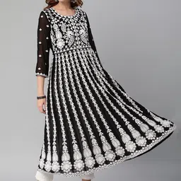DIVASTRI Embroidered Chikankari Round Neck Anarkali Kurta-picture-24