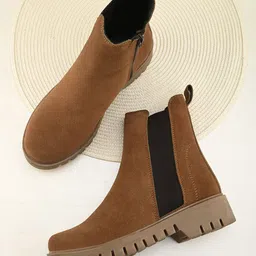 The Roadster Lifestyle Co Women Block Heeled Chelsea Boots-38