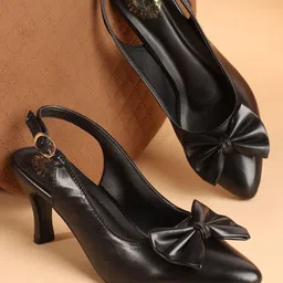 DIVASTRI Party Kitten Pumps with Bows-29