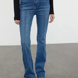 Trendyol Women Casual Mid-Rise Mildly Distressed Light Fade Jeans-image-76