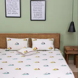 MuddnMe Reversible Quilted Bedcover with Pillow Cases-image-73