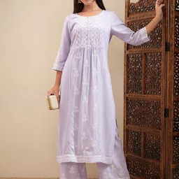 Vishudh Women Floral Embroidered Regular Thread Work Kurta with Palazzos-image-13