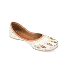 Anouk Women Embellished Ethnic Mojaris Flats-image-55