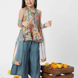 Nauti Nati Girls Paisley Printed Tiered Gotta Patti A-Line Kurti with Sharara & Dupatta-image-35