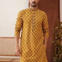 Jompers Men Geometric Embroidered Sequinned Kurta-11