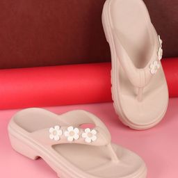 The Roadster Lifestyle Co Women Wedge Heels Sandals-44
