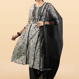 Anouk Rustic Women Floral Embroidered Regular Mirror Work Kurta with Trousers & With Dupatta-97