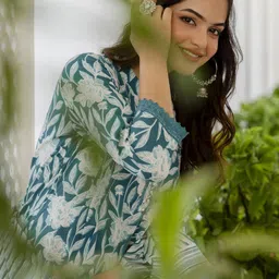 Anouk Rustic Floral Printed Mandarin Collar Pure Cotton Kurta With Trouser & Dupatta image 5